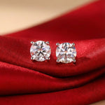Load image into Gallery viewer, Éclat Intemporel Moissanite Stud Earrings