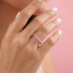 Load image into Gallery viewer, Rivière Éternelle Moissanite Ring