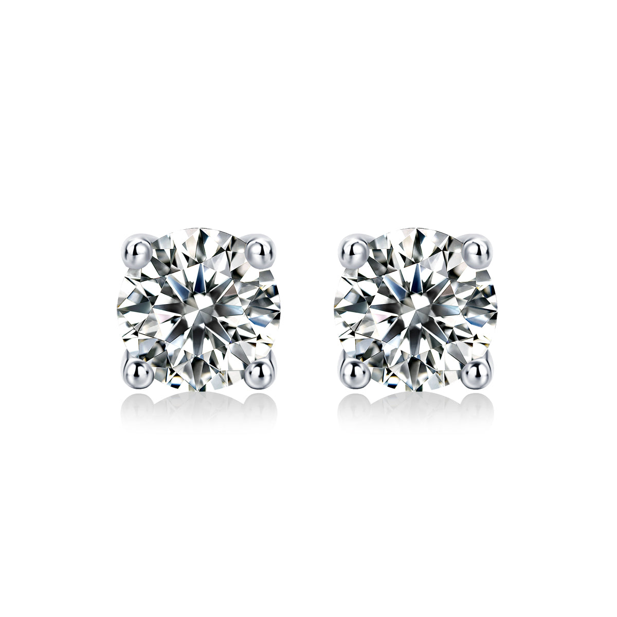 Éclat Intemporel Moissanite Stud Earrings