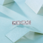 Load image into Gallery viewer, Pavé Chain Moissanite Ring