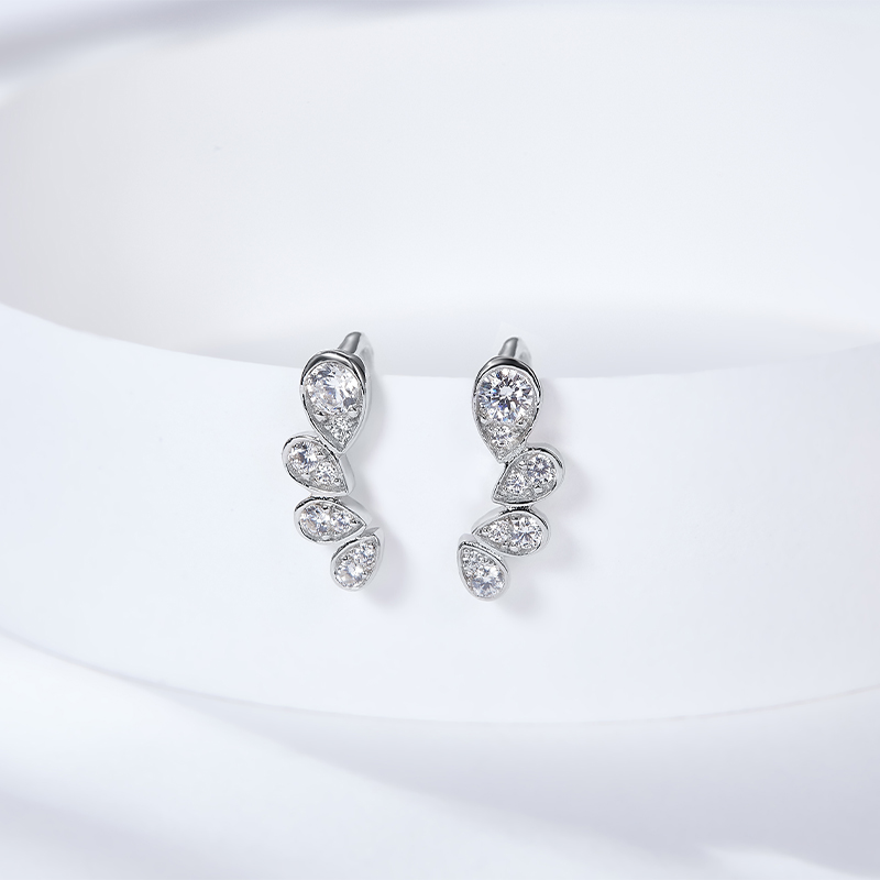 Angélique Moissanite Earrings