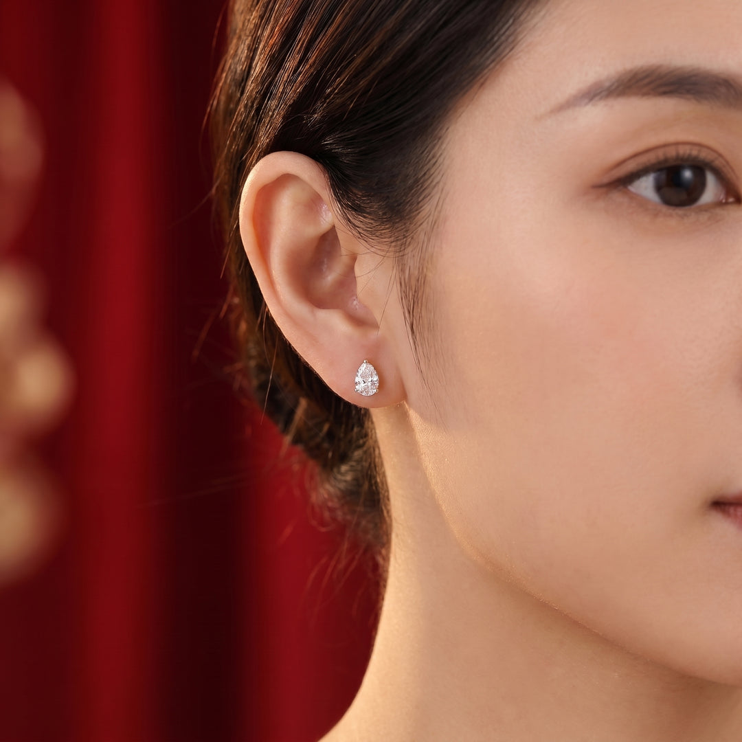 Aurum Pear Stud