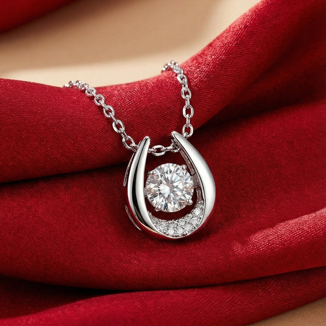 Danse Enchantée Moissanite Necklace