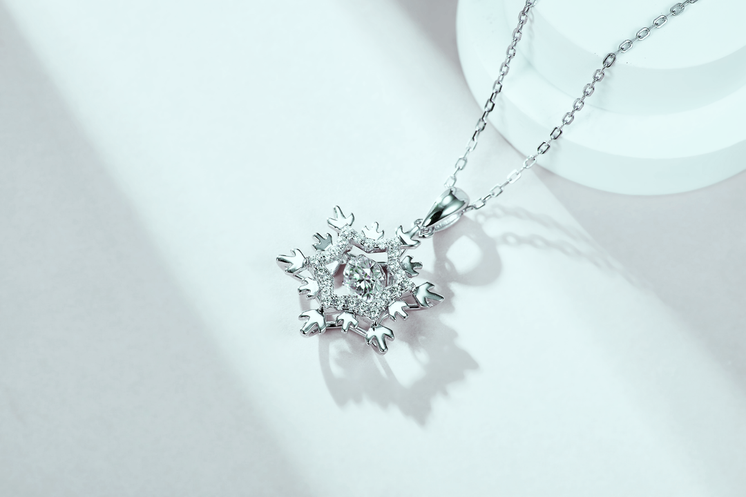 Danse Snowflake Moissanite Necklace