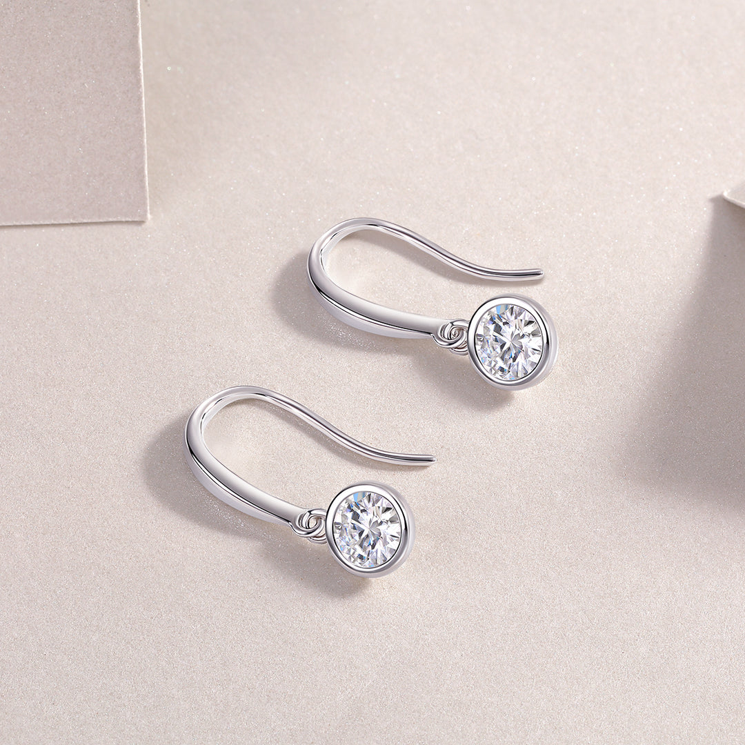 Éclat Bezel Moissanite Earrings
