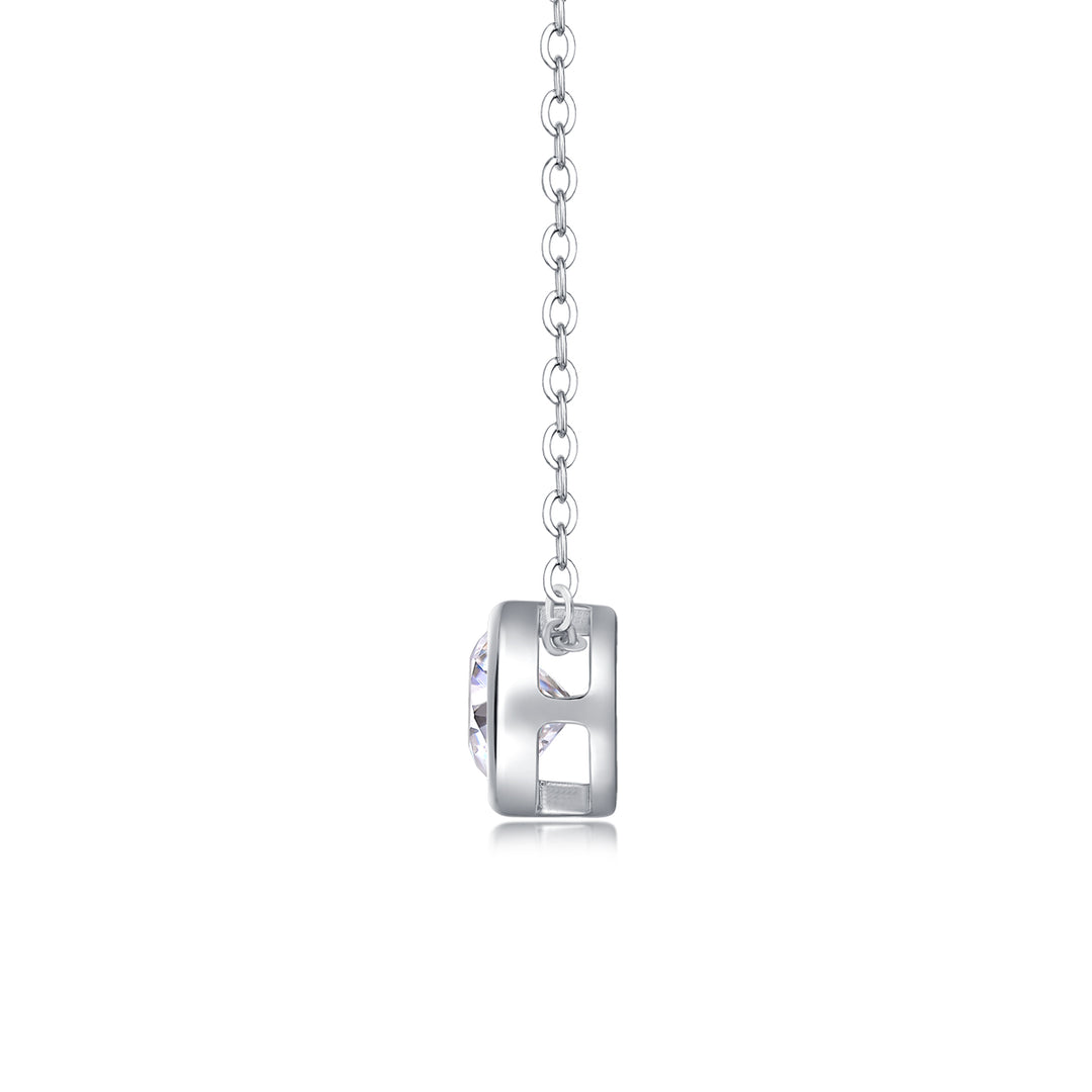 Éclat Bezel Moissanite Necklace