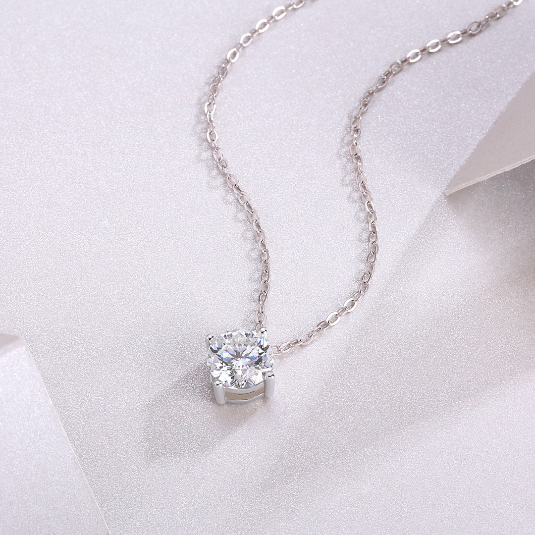 Éclat Classique Moissanite Necklace
