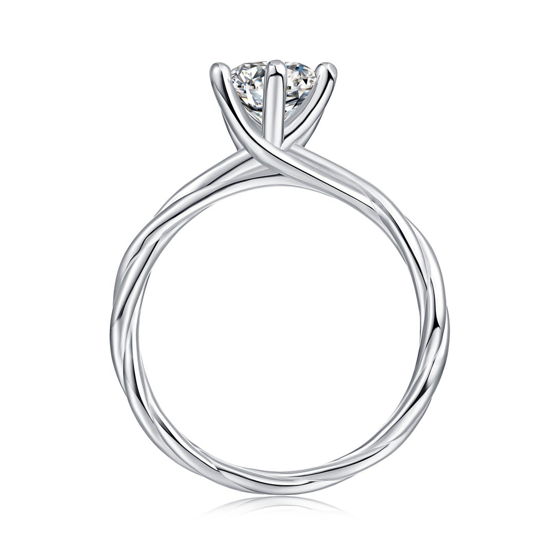 Éclat Entrelacé Moissanite Ring
