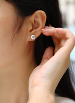 Load image into Gallery viewer, Éclat Pur Moissanite Studs
