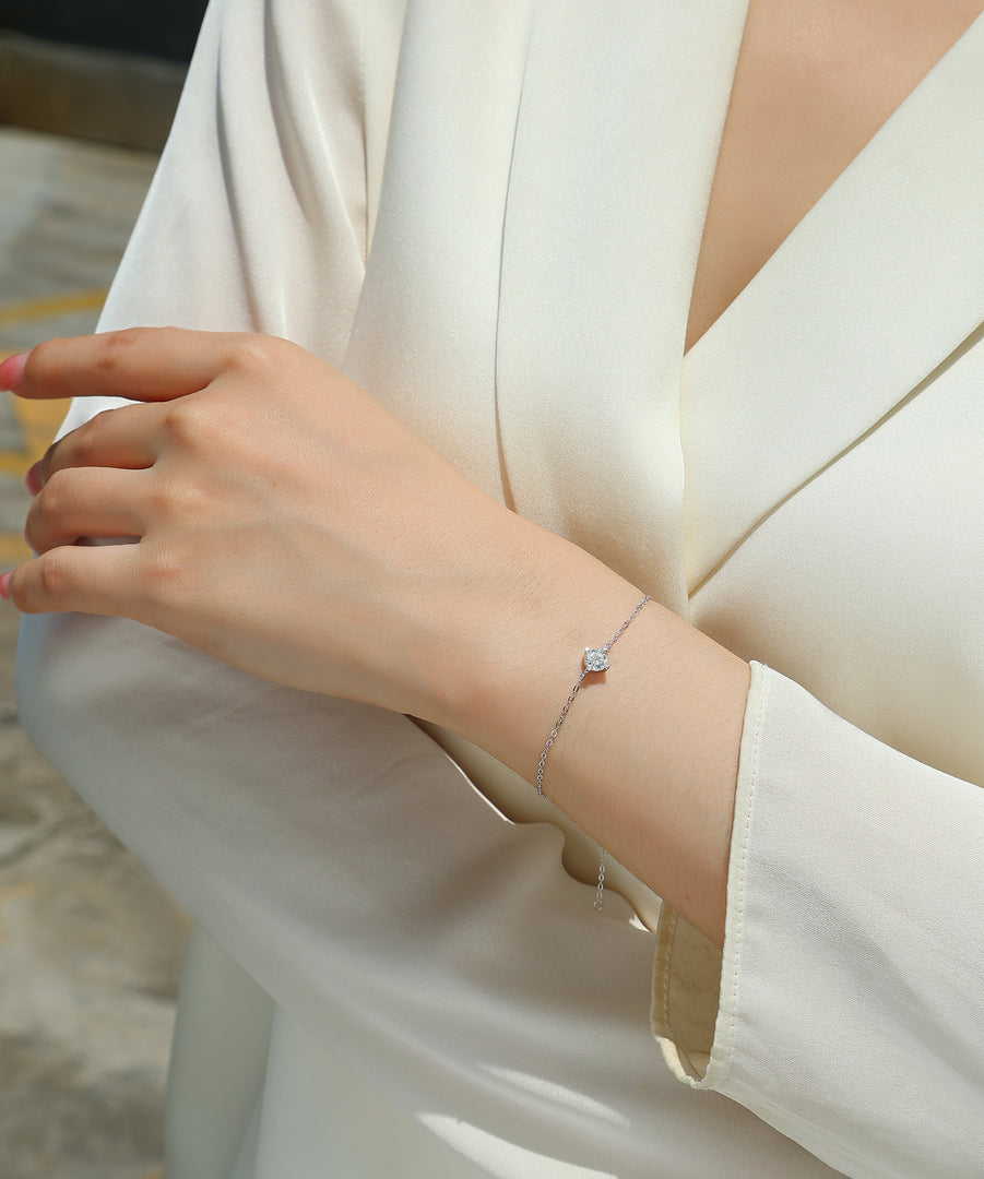 Éclat Solitaire Moissanite Bracelet
