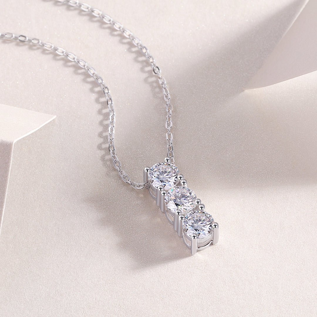 Éclat Trio Moissanite Necklace