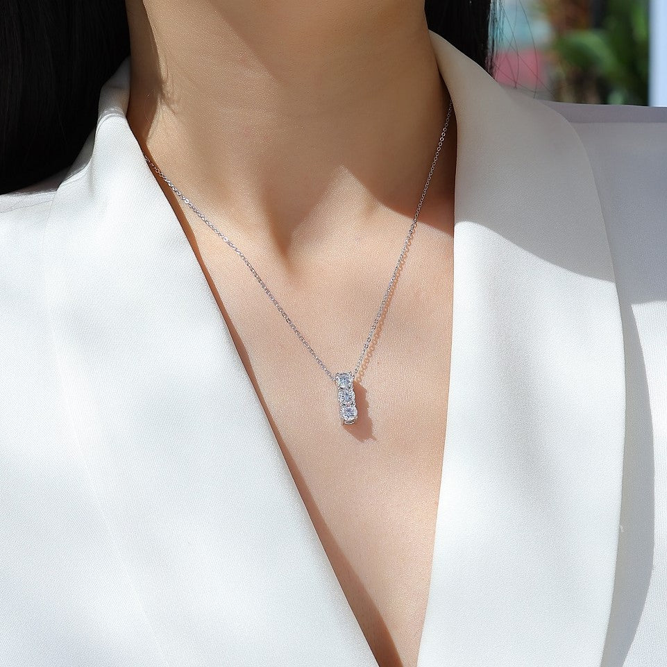Éclat Trio Moissanite Necklace