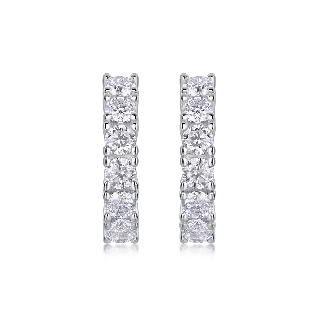 Éternelle Brillance Huggie Moissanite Earrings