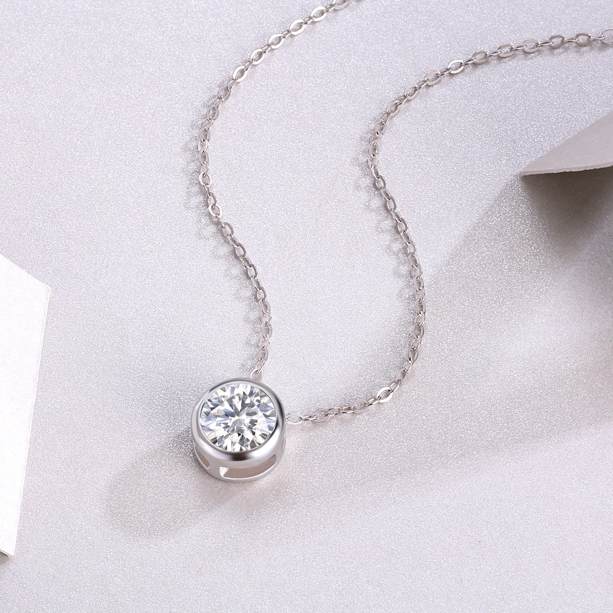 Éclat Bezel Moissanite Necklace