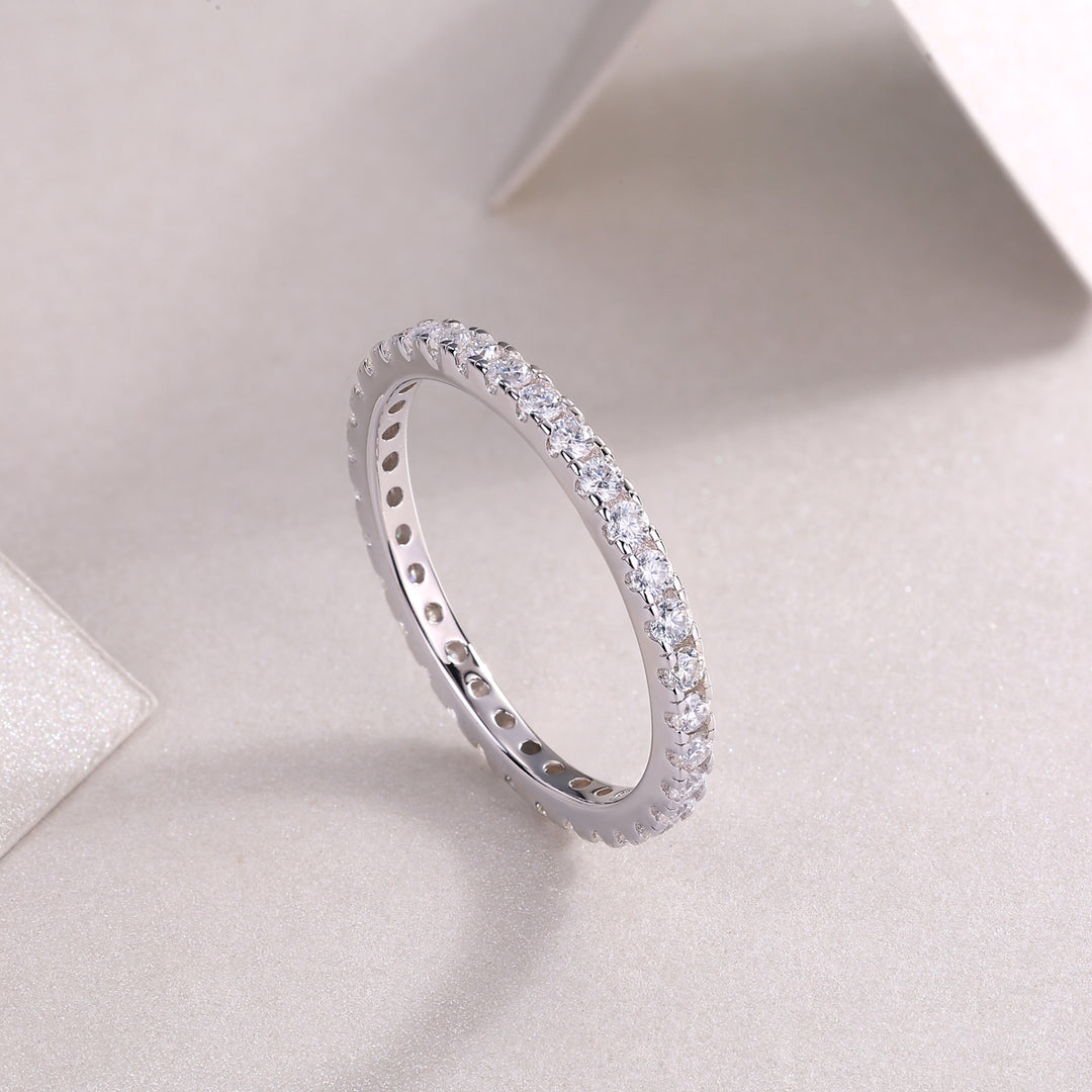 Rivière Éternelle Moissanite Ring