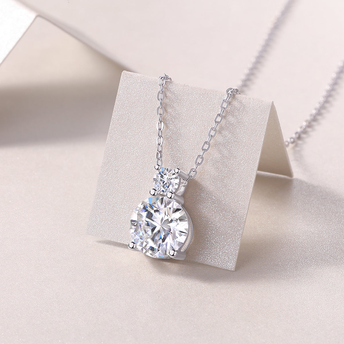 Double Éclat Moissanite Necklace