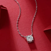 Éclat Essentiel Moissanite Necklace