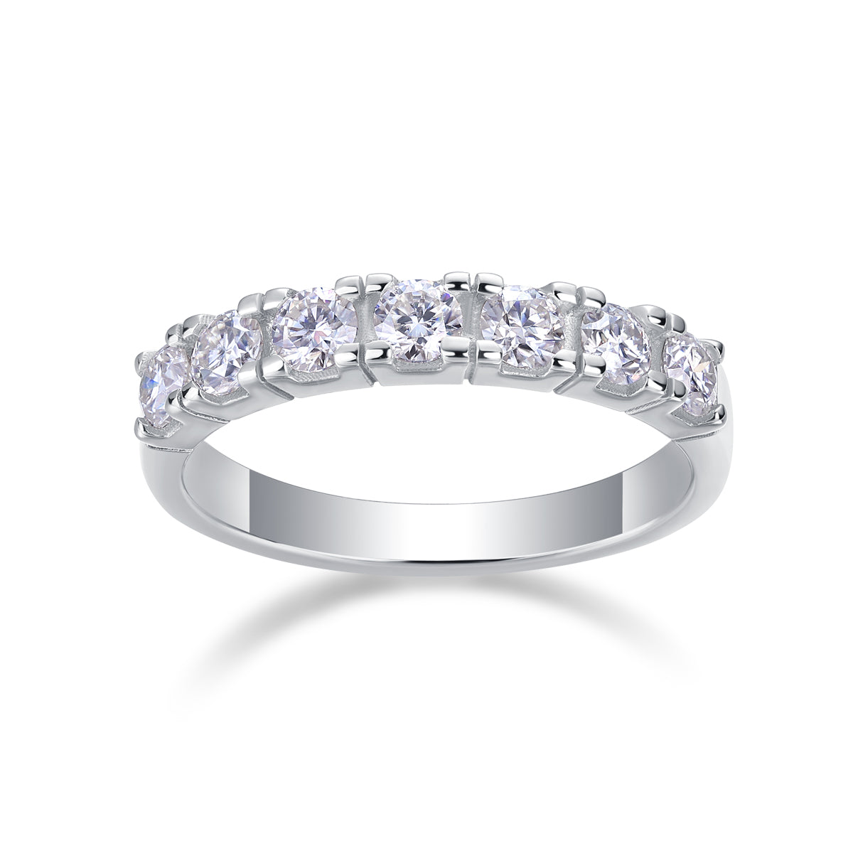 Célébration Éternelle Moissanite Band