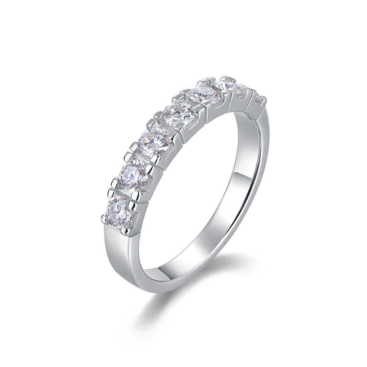 Célébration Éternelle Moissanite Band