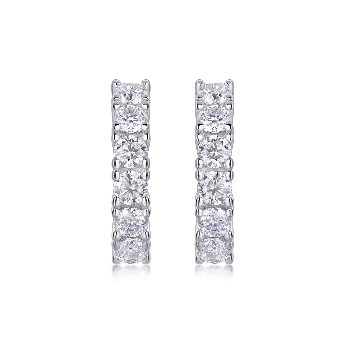 Éternelle Brillance Huggie Moissanite Earrings