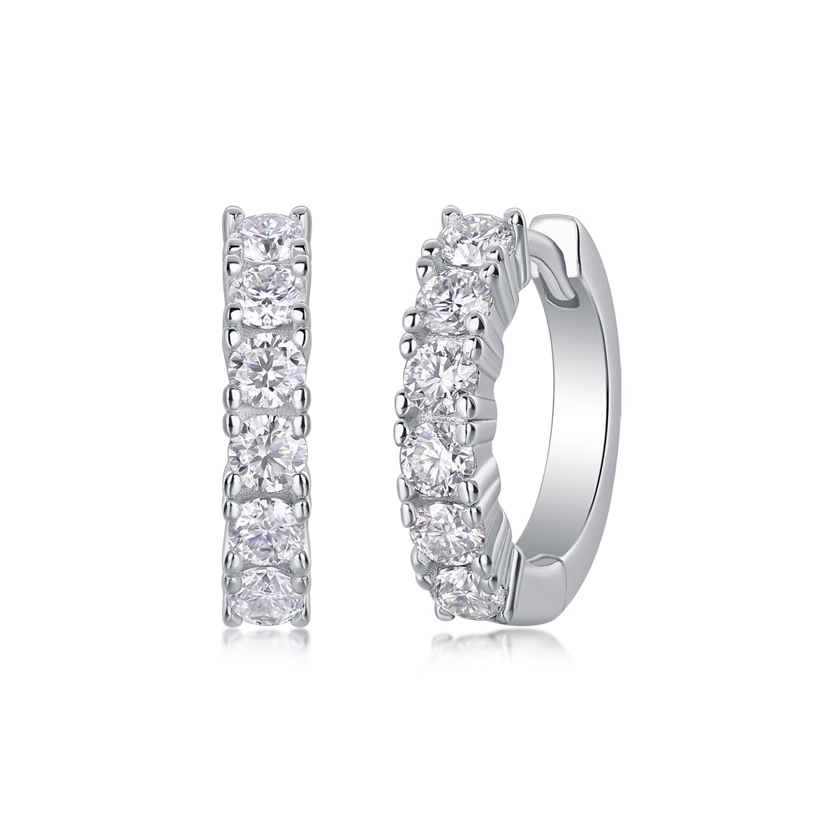 Éternelle Brillance Huggie Moissanite Earrings