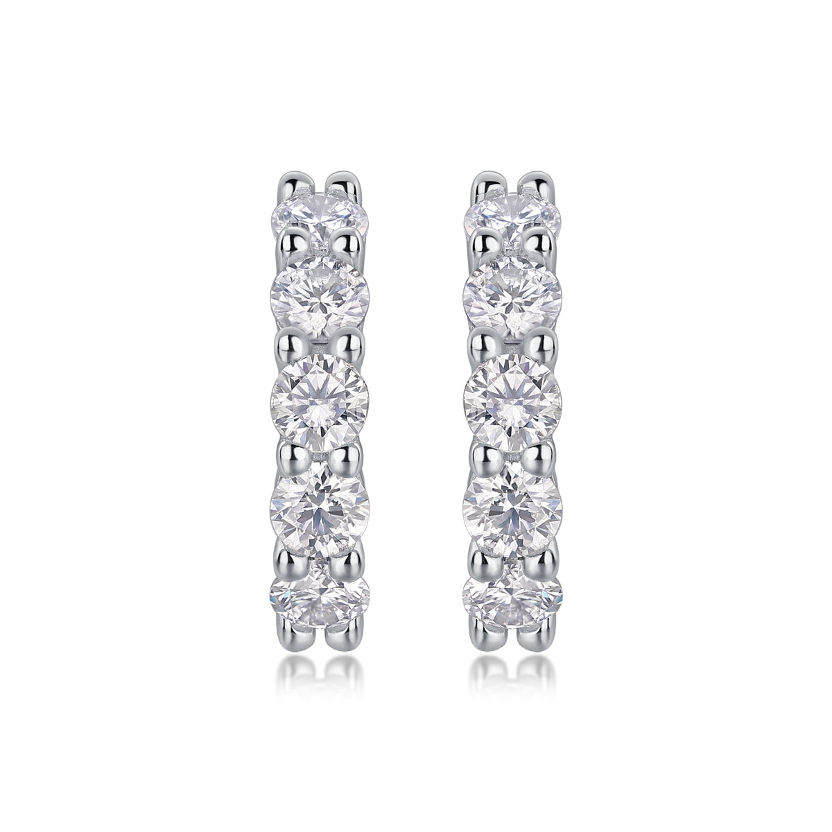 Lumière Éternelle Moissanite Huggie Earrings