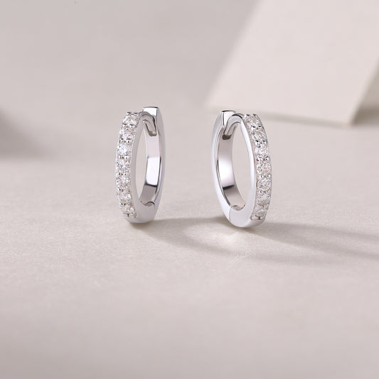 Cercle Pavé Moissanite Huggie Earrings