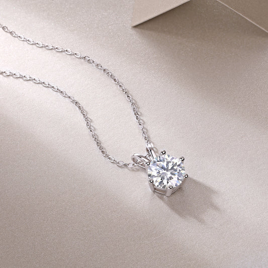 Éclat Solitaire Moissanite Necklace