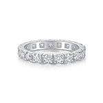 Load image into Gallery viewer, Éternelle Majesté Moissanite Band
