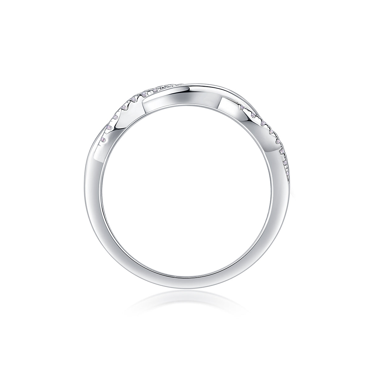 Élégance Twistée Moissanite Band