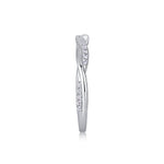 Load image into Gallery viewer, Élégance Twistée Moissanite Band
