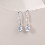 Load image into Gallery viewer, Pendule Éclat Moissanite Earrings
