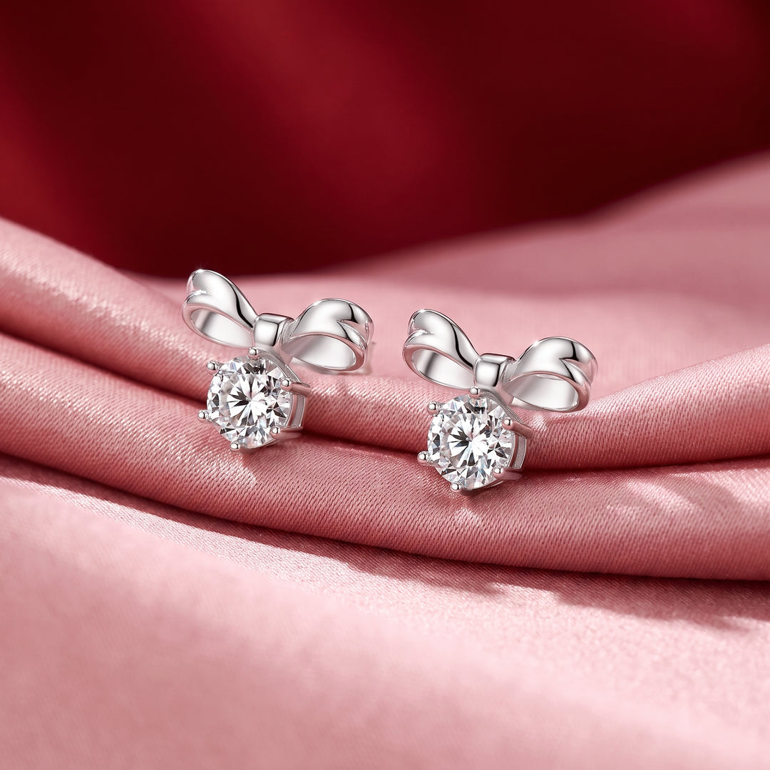 The Bow Solitaire Stud