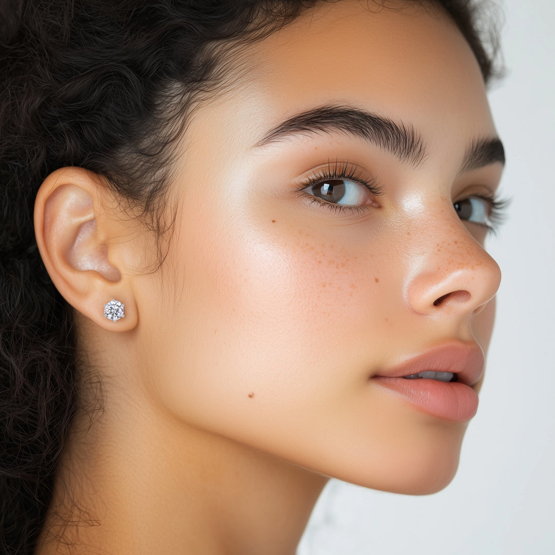Éclat Pur Moissanite Studs