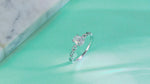 Load and play video in Gallery viewer, Chaîne d&#39;Éclat Moissanite Ring
